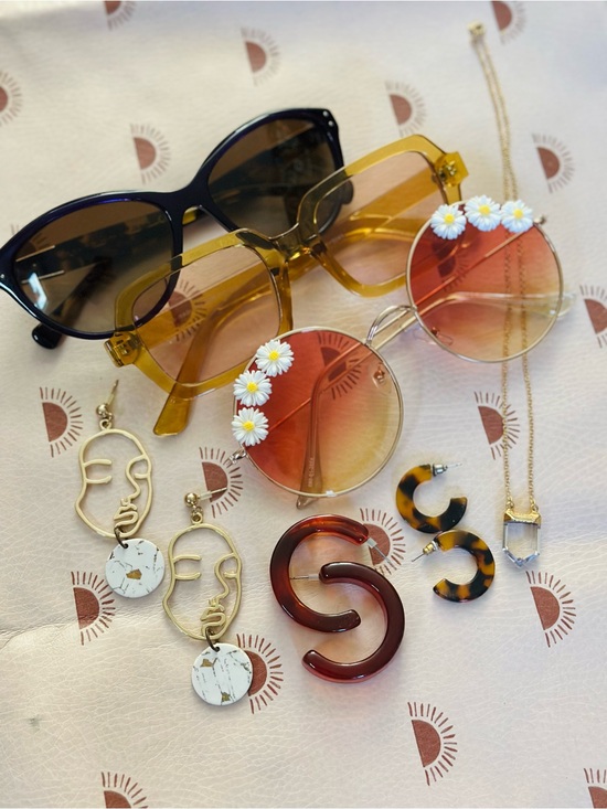 Boho chic sunglasses and jewelry lot main image 9